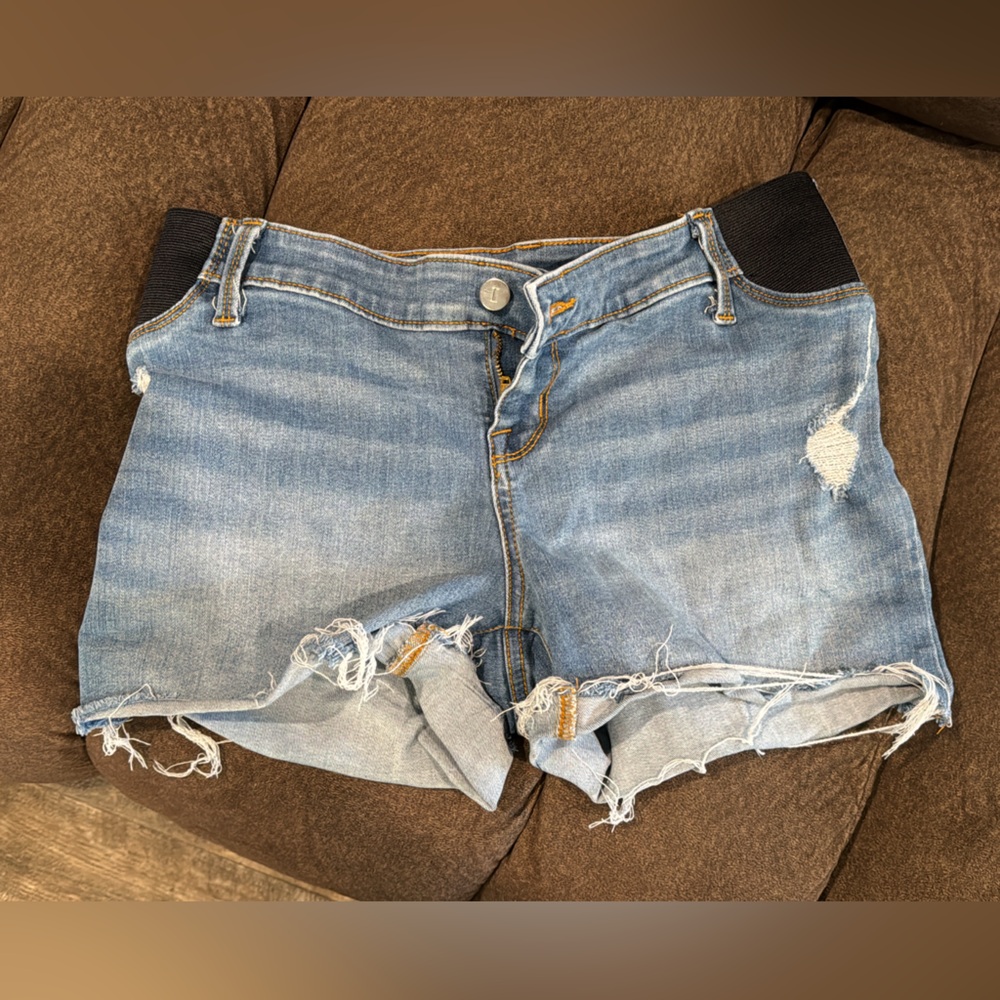 Maternity shorts- size 6